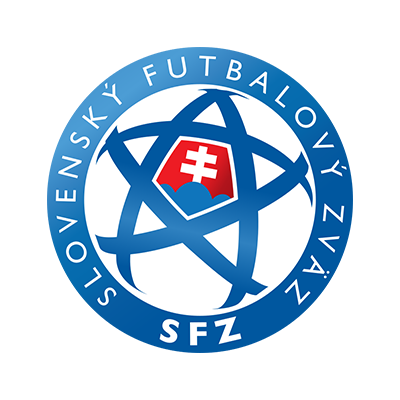 Bavoir et accessoires bébé aux couleurs de l\'équipe nationale de football slovaque, parfaits pour les petits fans.